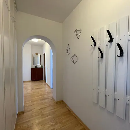 Spacious 3Bd Top Floor Flat Close To Lake Klagenfurt am Woerthersee Exterior photo