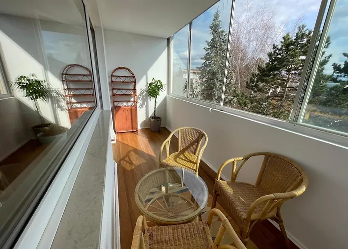 Spacious 3Bd Top Floor Flat Close To Lake
