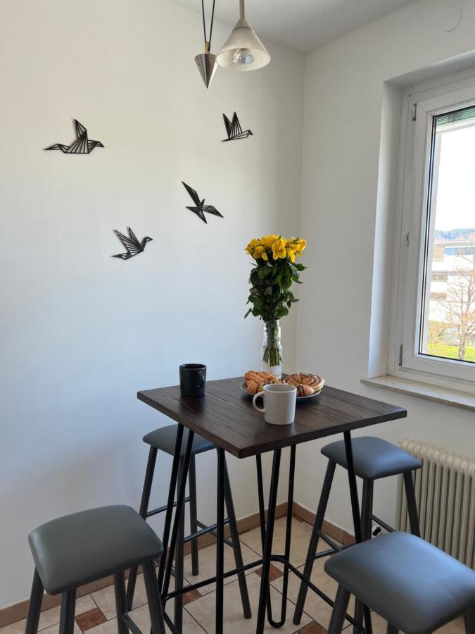 Spacious 3bd Floor Flat Close To Apartment *